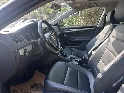Volkswagen Sagitar 2017