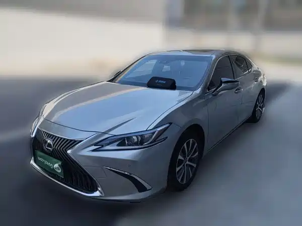 Lexus ES 2021
