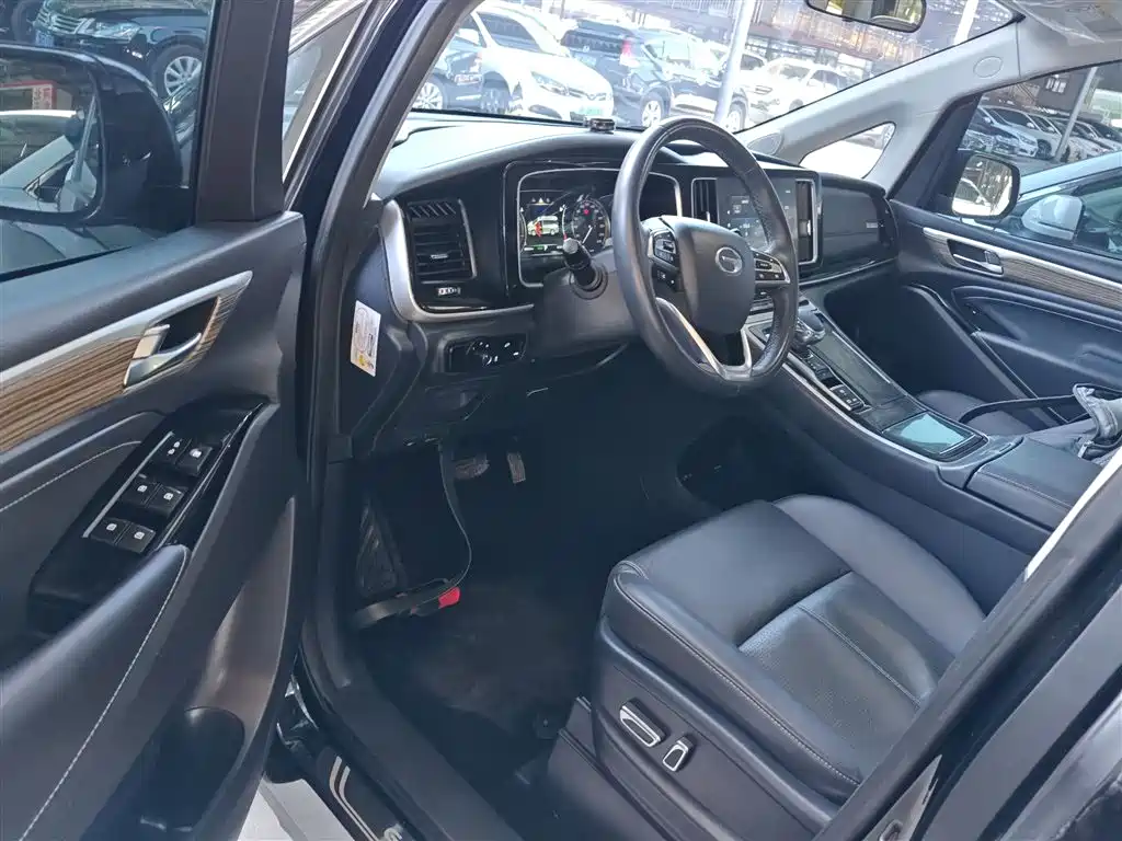 GAC Motor Trumpchi M8 2022 — фото 16