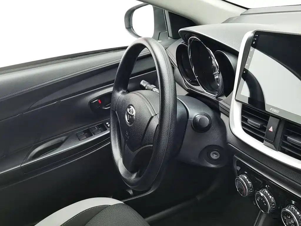 Toyota Yaris L 2020 — фото 22