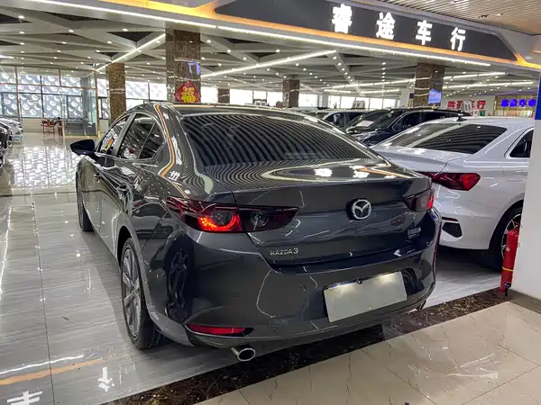 Mazda 3 Axela 2022