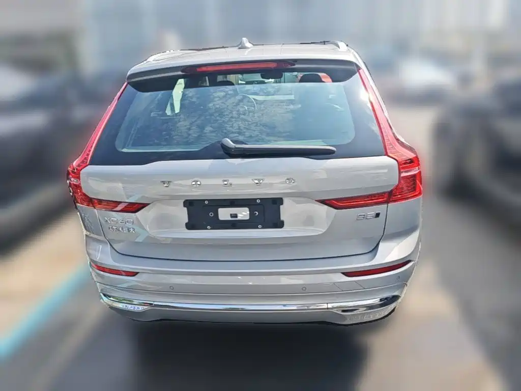 Volvo XC60 2025 — фото 10