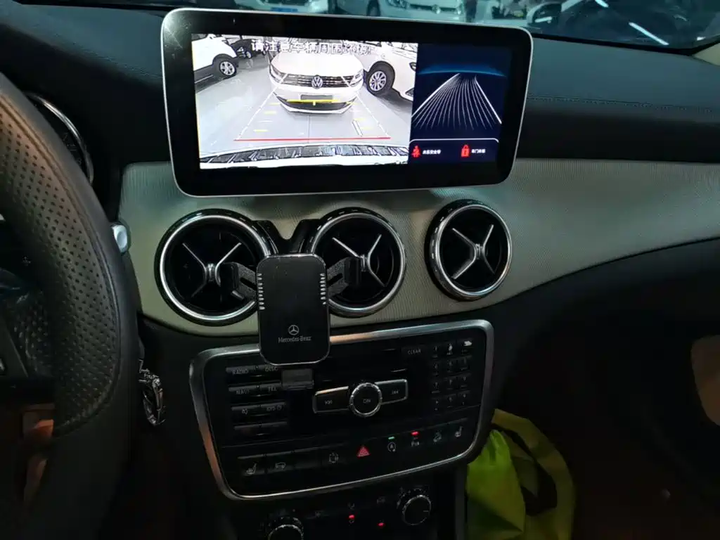 Mercedes-Benz GLA 2016 — фото 13