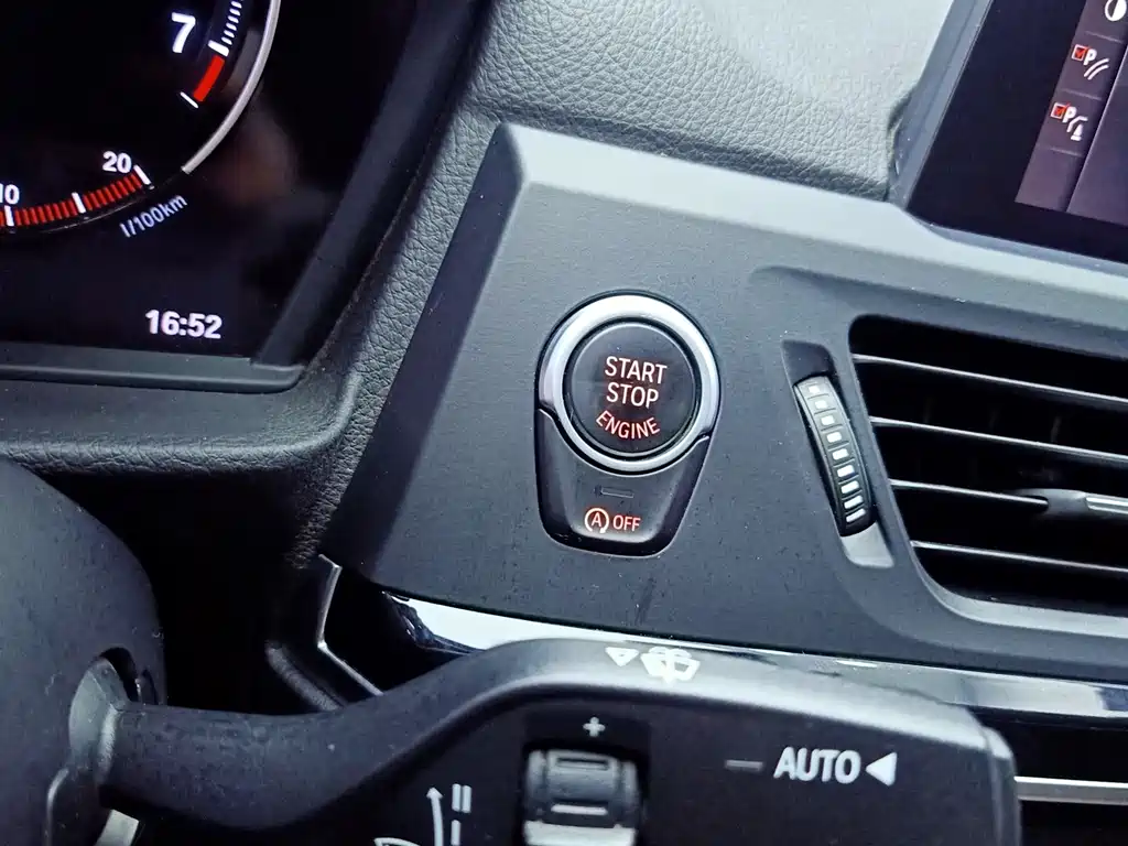 BMW 1 Series 2019 — фото 11