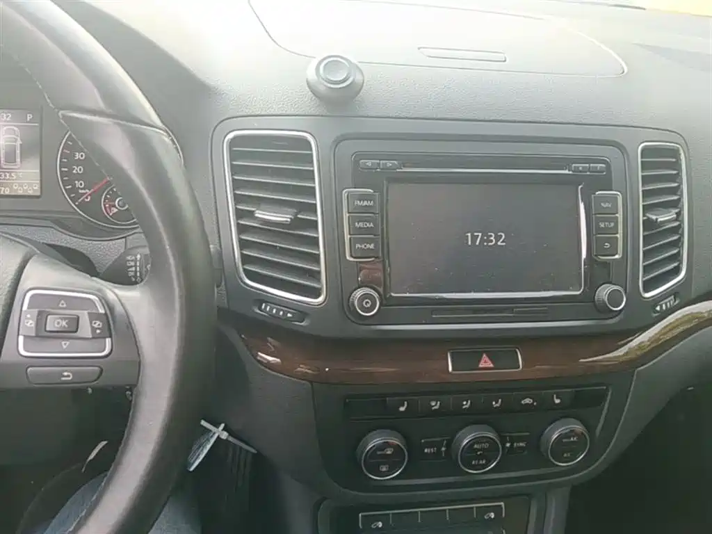 Volkswagen Sharan 2015 — фото 13