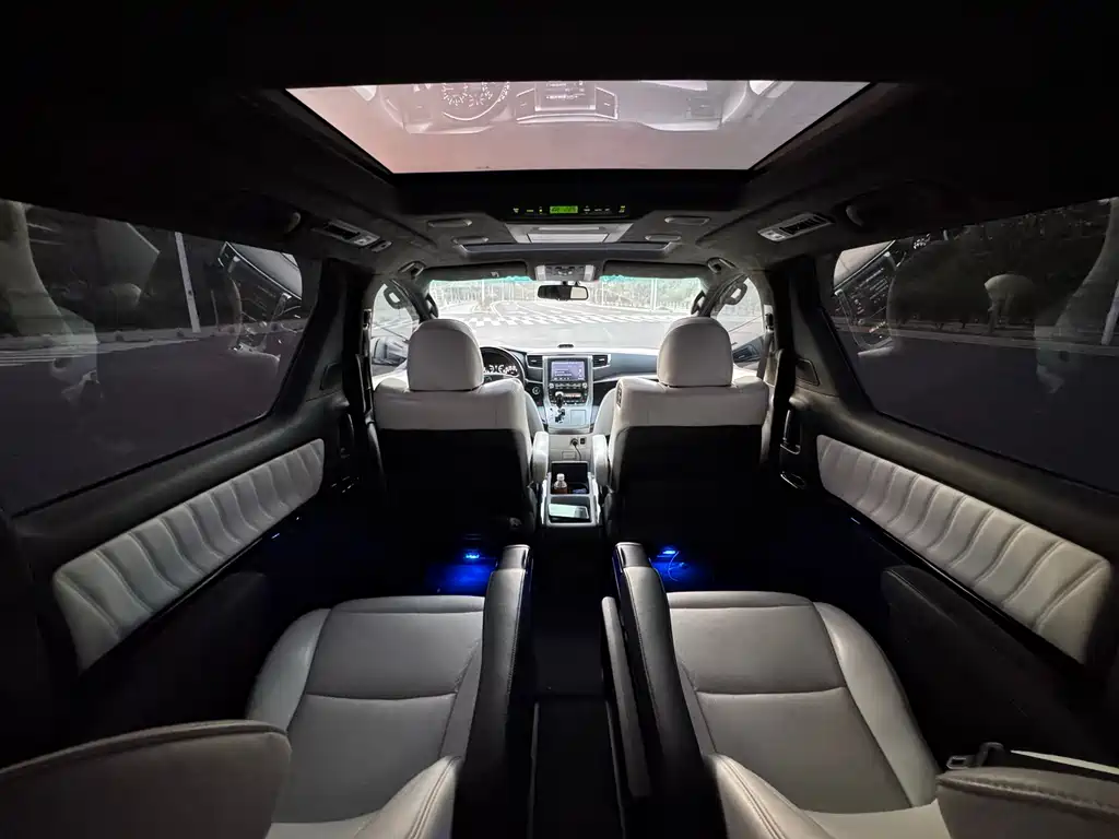 Toyota Alphard 2012 — фото 17