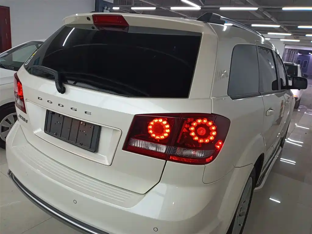 Dodge Journey 2017 — фото 7