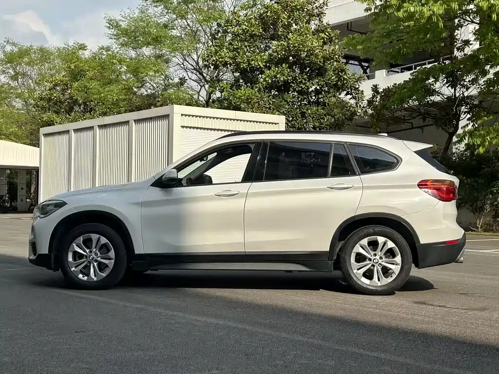 BMW X1 2017 — фото 13