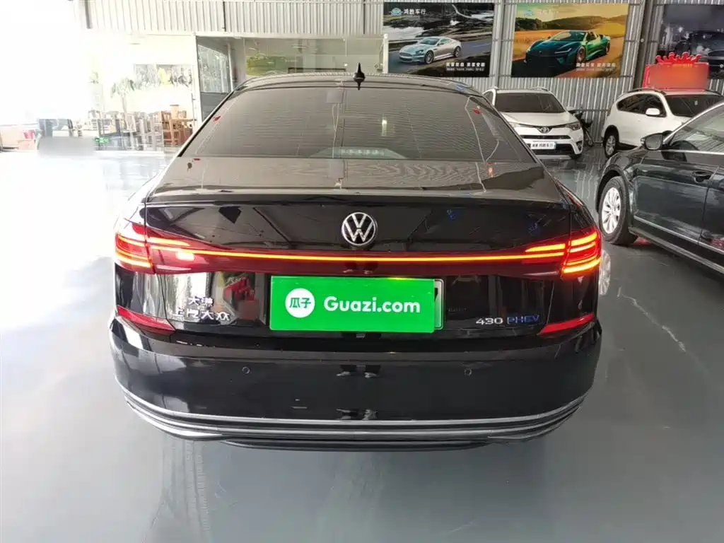 Volkswagen Passat PHEV 2023 — фото 4