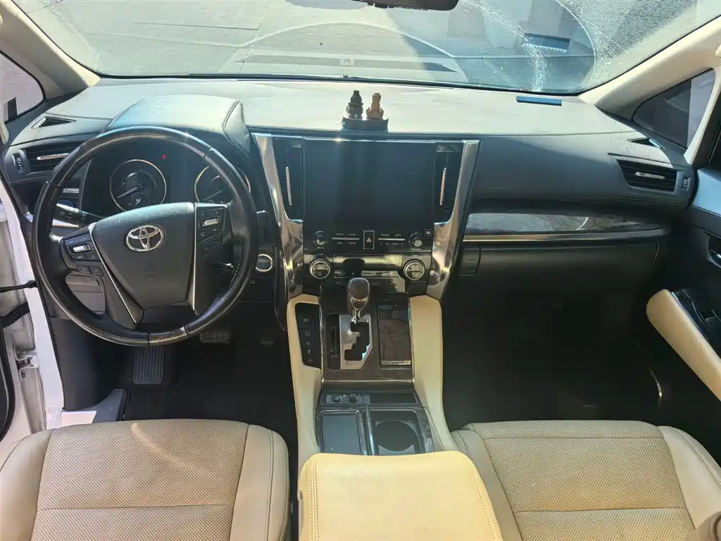 Toyota Alphard 2022