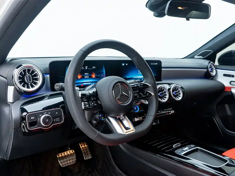 Mercedes-Benz A-Class AMG 2024 — фото 20