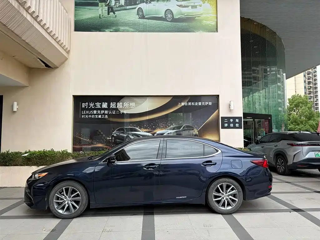Lexus ES 2017