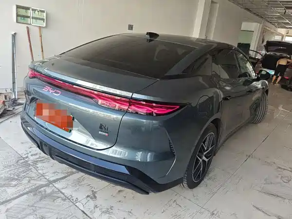 BYD Han L 2025