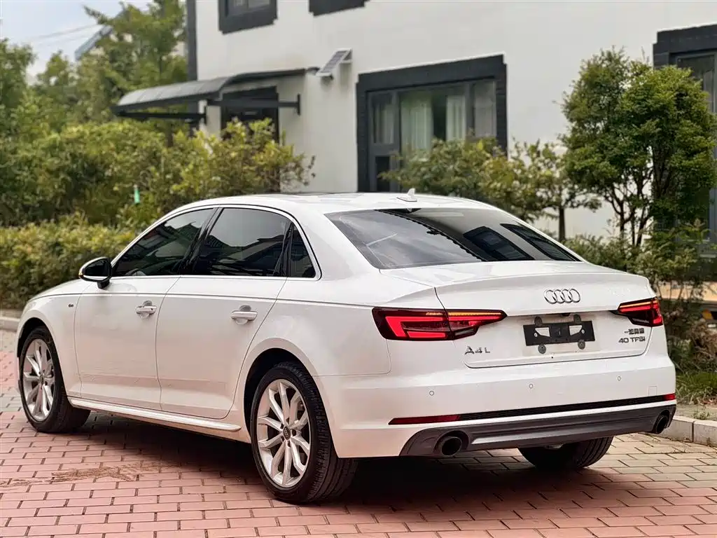 Audi A4L 2018 — фото 3