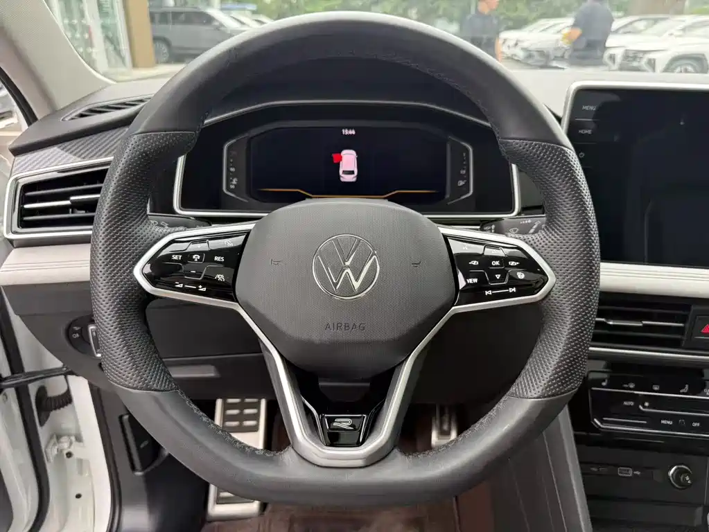 Volkswagen Tiguan L 2023