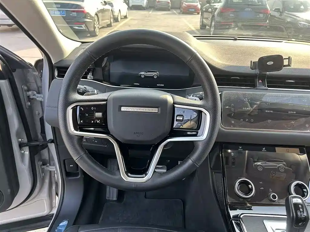 Land Rover Evoque 2024 — фото 23