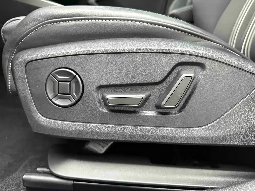 Audi A3 2023 — фото 11