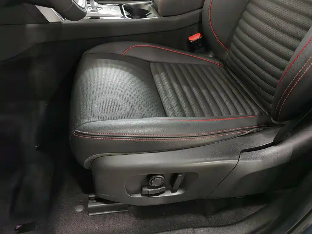 Land Rover Discovery Sport 2021 — фото 20