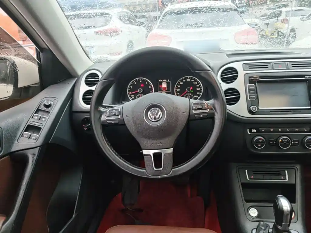 Volkswagen Tiguan 2015 — фото 11