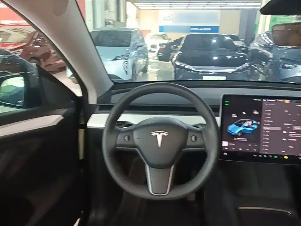 Tesla Model Y 2023 — фото 11