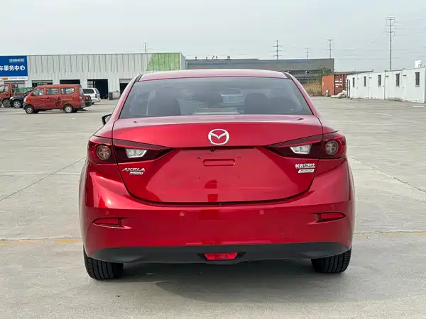 Mazda 3 Axela 2016