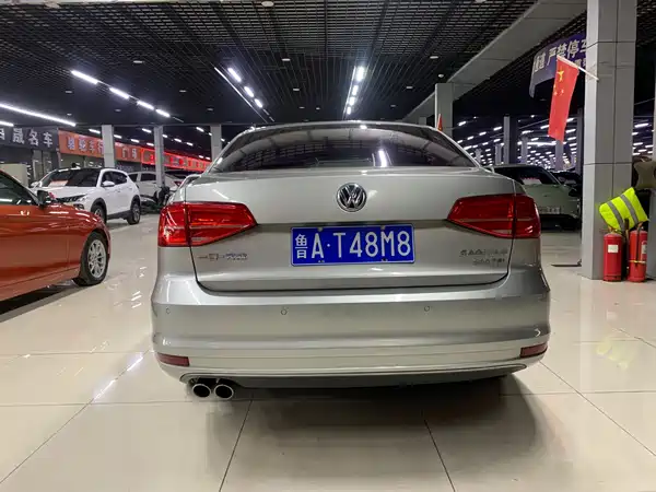 Volkswagen Sagitar 2018