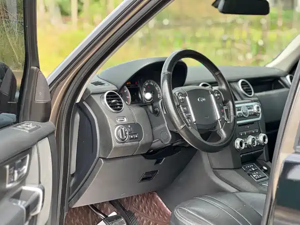 Land Rover Discovery 2016
