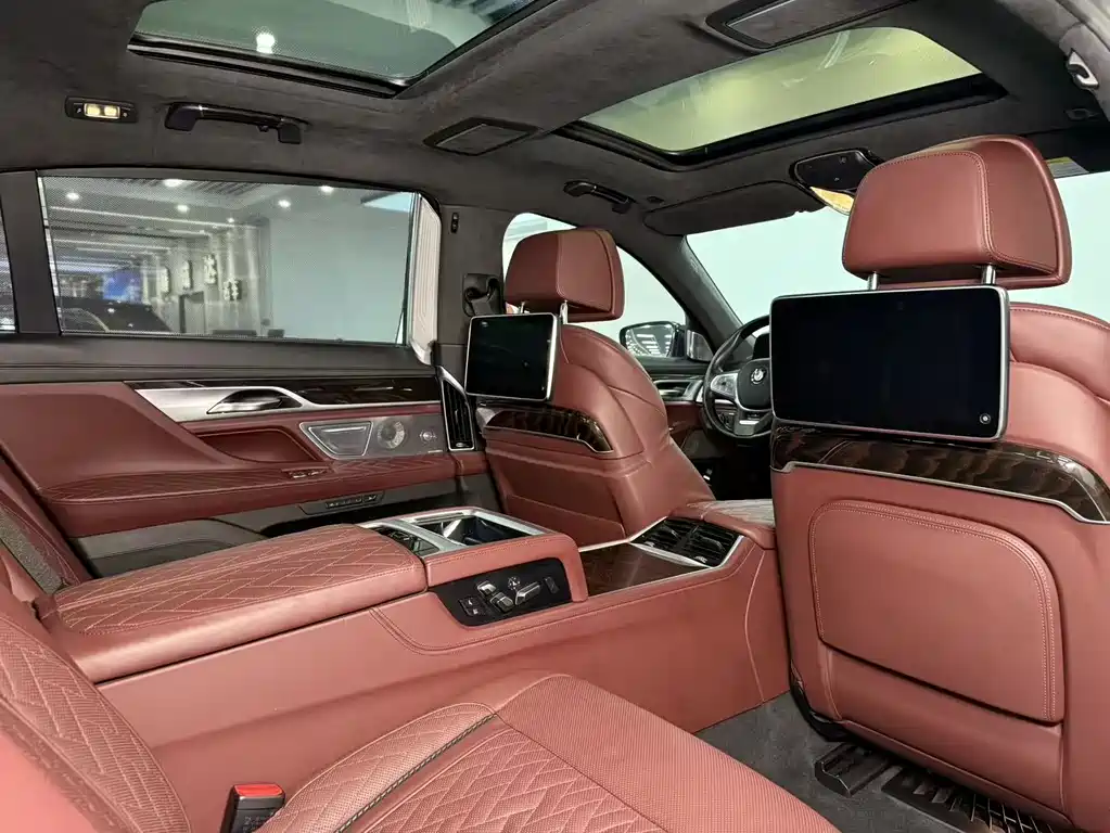 BMW 7 Series 2021 — фото 14