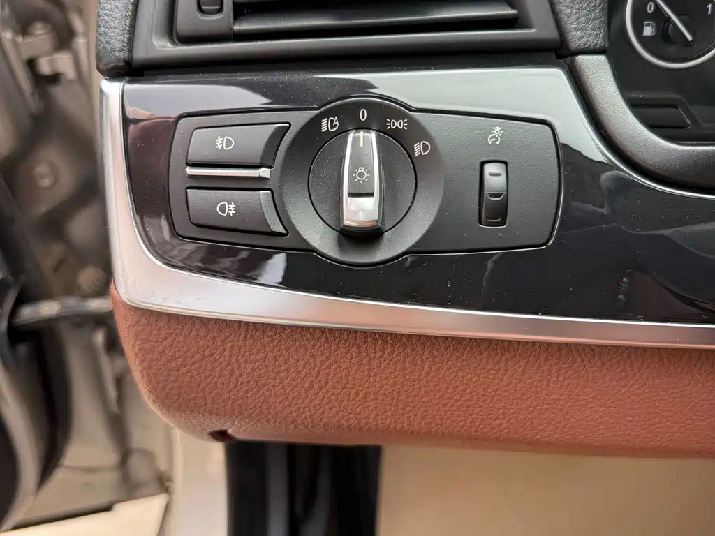BMW 5 Series 2016 — фото 13