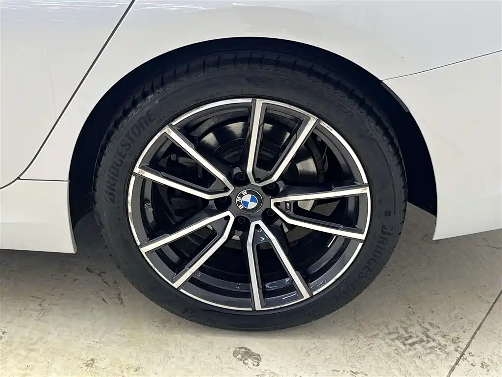 BMW 3 Series 2021 — фото 10