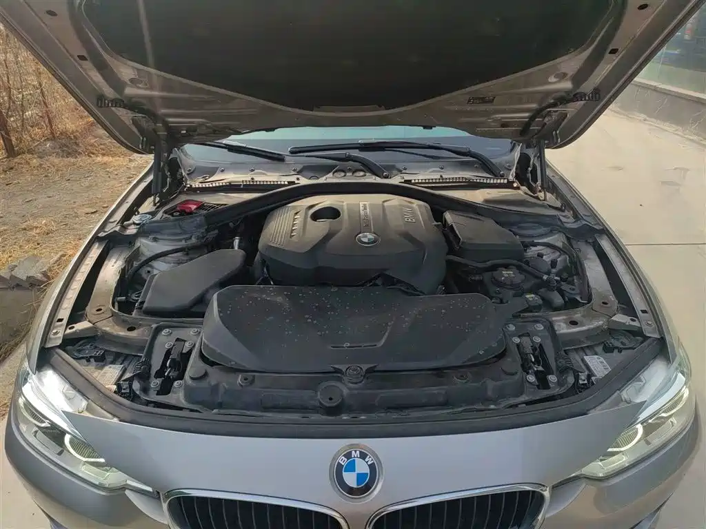 BMW 3 Series 2017 — фото 16