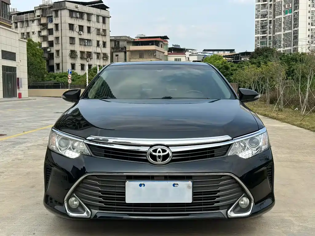 Toyota Camry 2016 — фото 2