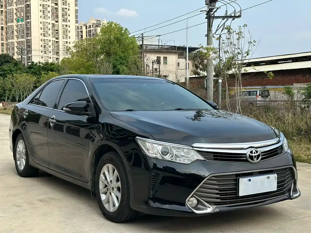Toyota Camry 2016 — фото 3