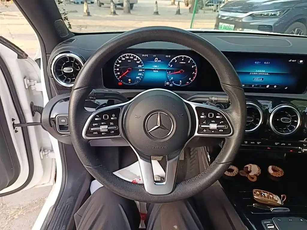 Mercedes-Benz A-Class 2020 — фото 11