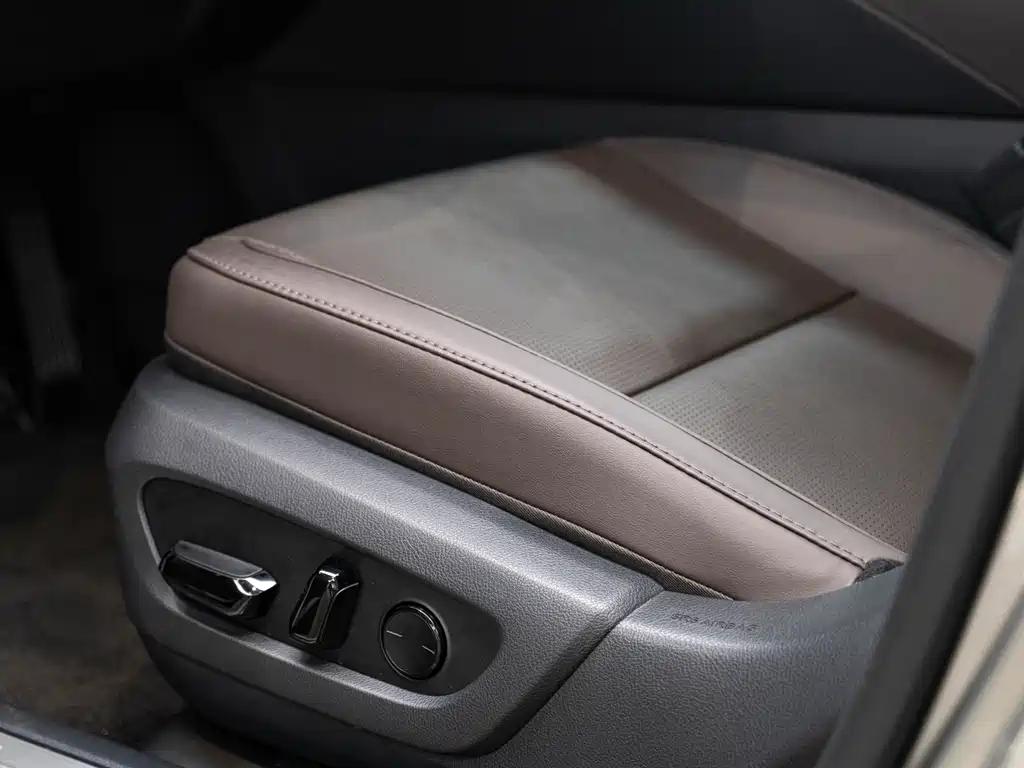 Lexus RX 2025 — фото 19