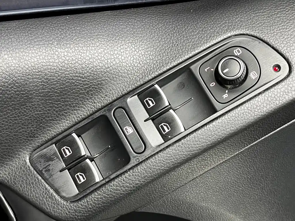 Volkswagen Tiguan 2014 — фото 11