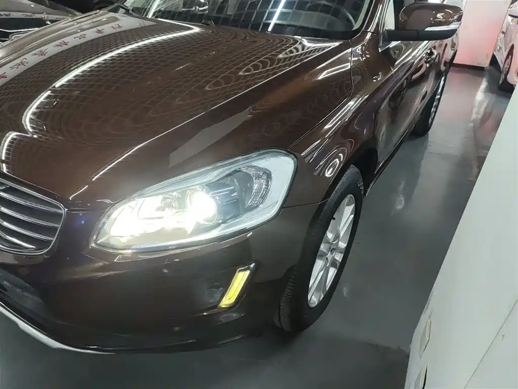 Volvo XC60 2016 — фото 15