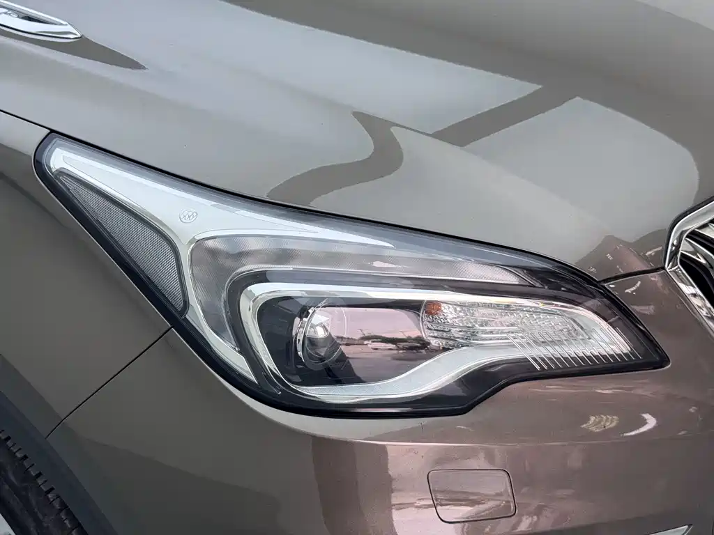 Buick Envision Plus 2017 — фото 12