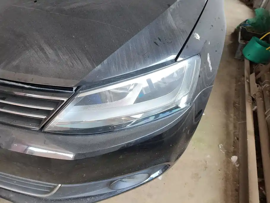 Volkswagen Sagitar 2015
