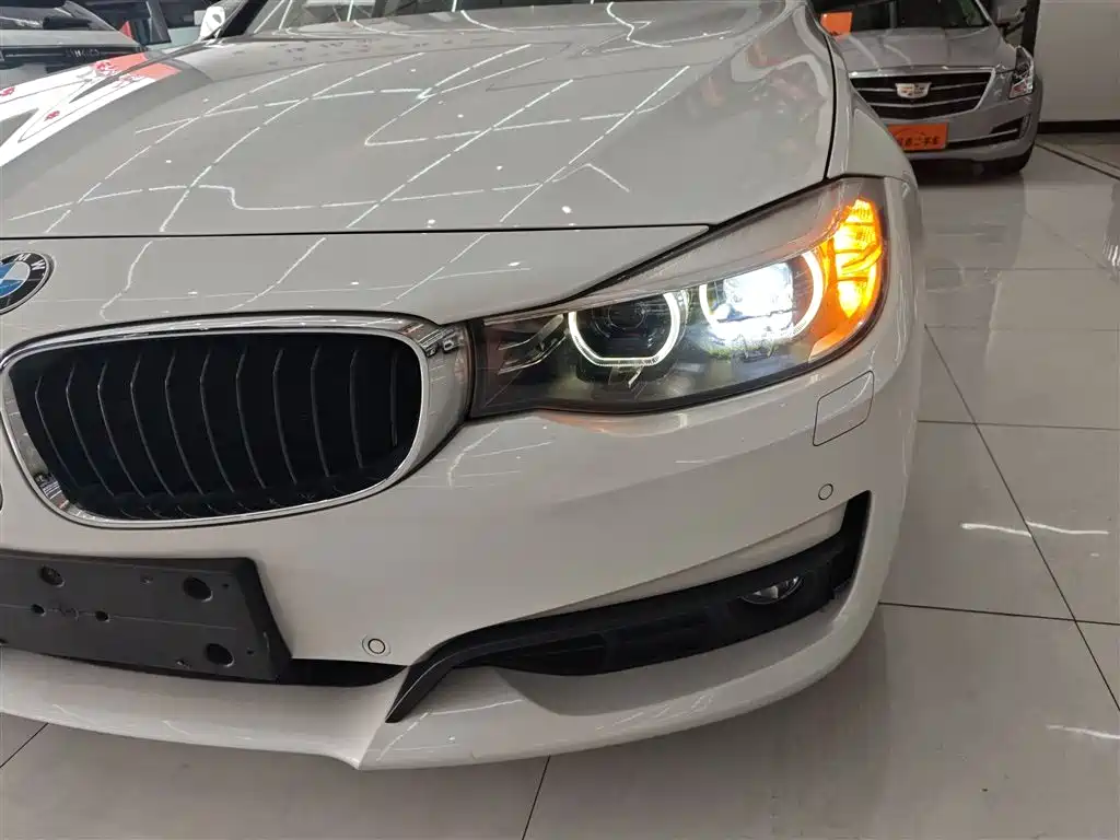 BMW 3 Series GT 2017 — фото 24