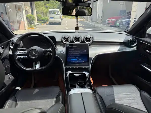 Mercedes-Benz C-Class 2024