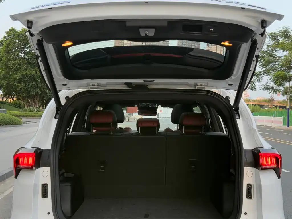 Jetour X70 PLUS 2022 — фото 18