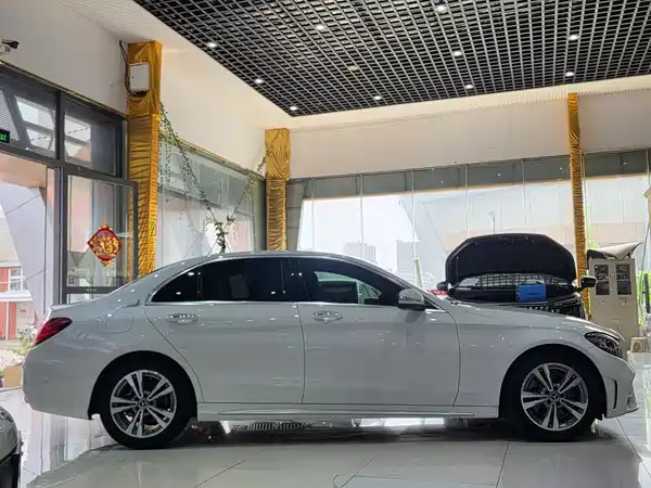 Mercedes-Benz C-Class 2020