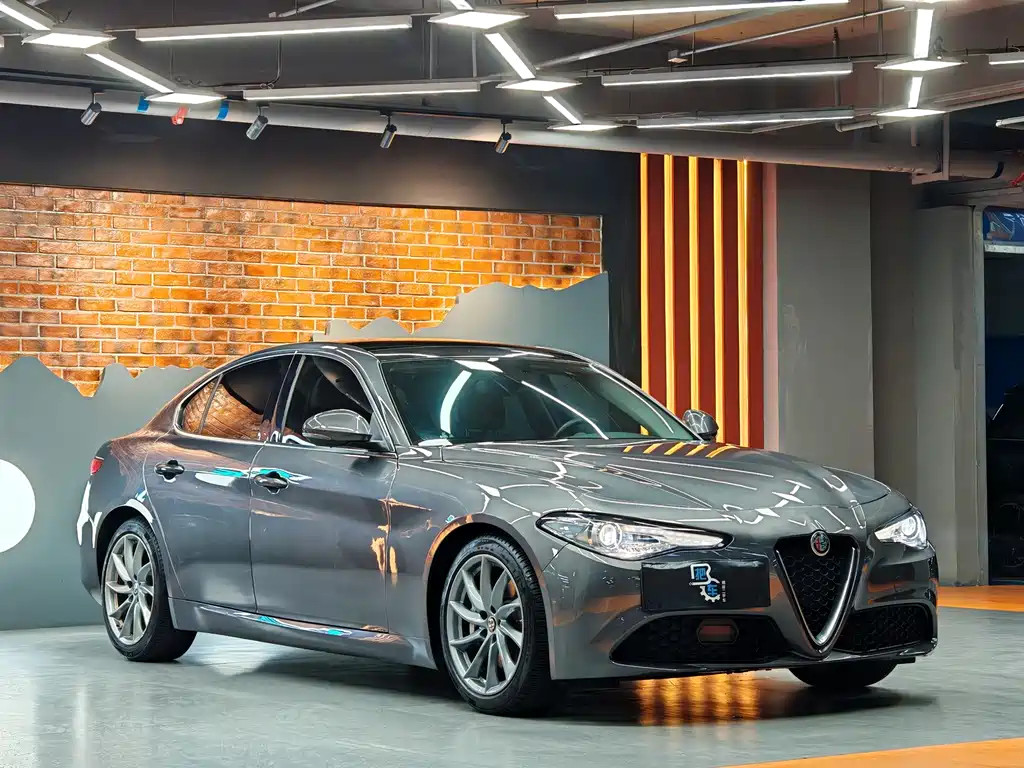 Alfa Romeo Giulia 2019 — фото 3