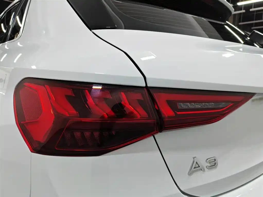 Audi A3 2023 — фото 14