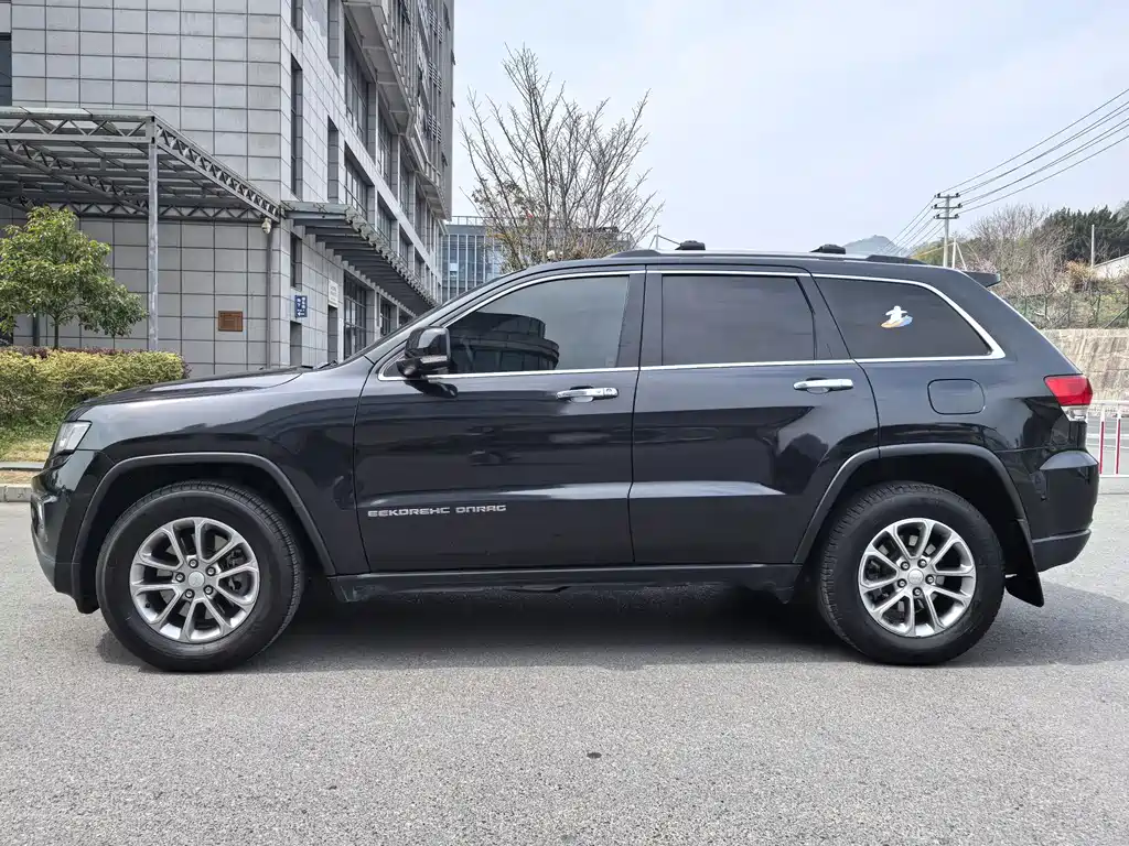 Jeep Grand Cherokee 2014 — фото 7