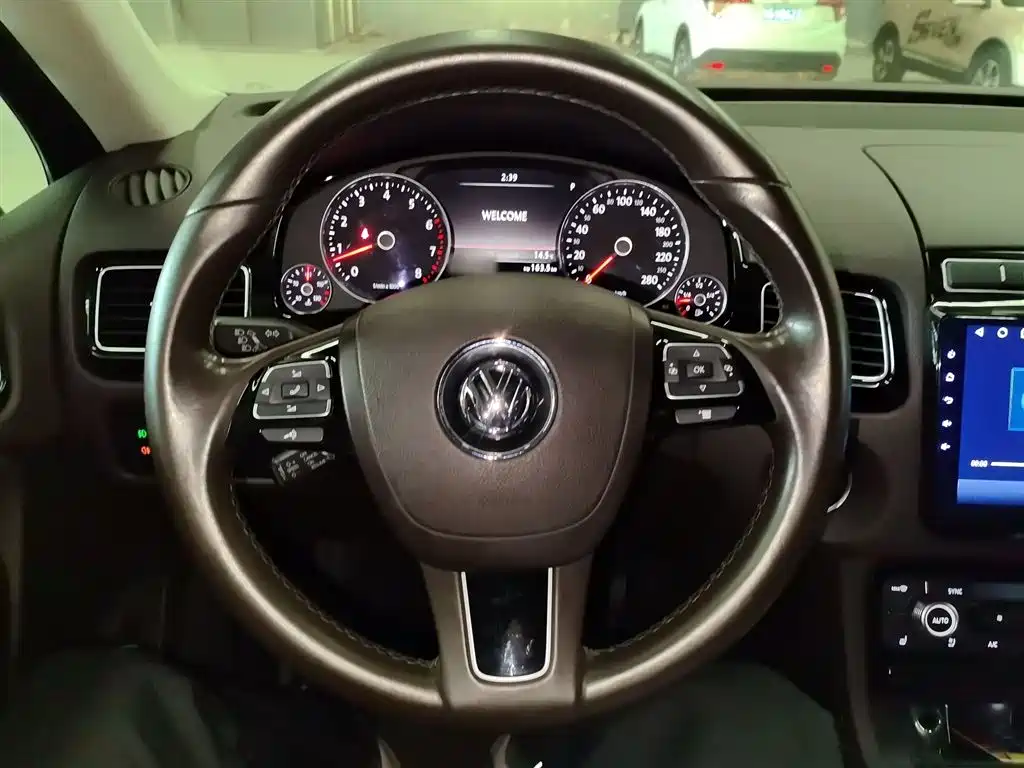 Volkswagen Touareg 2017 — фото 3