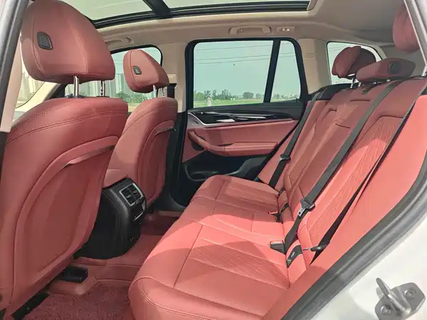 BMW iX3 2024
