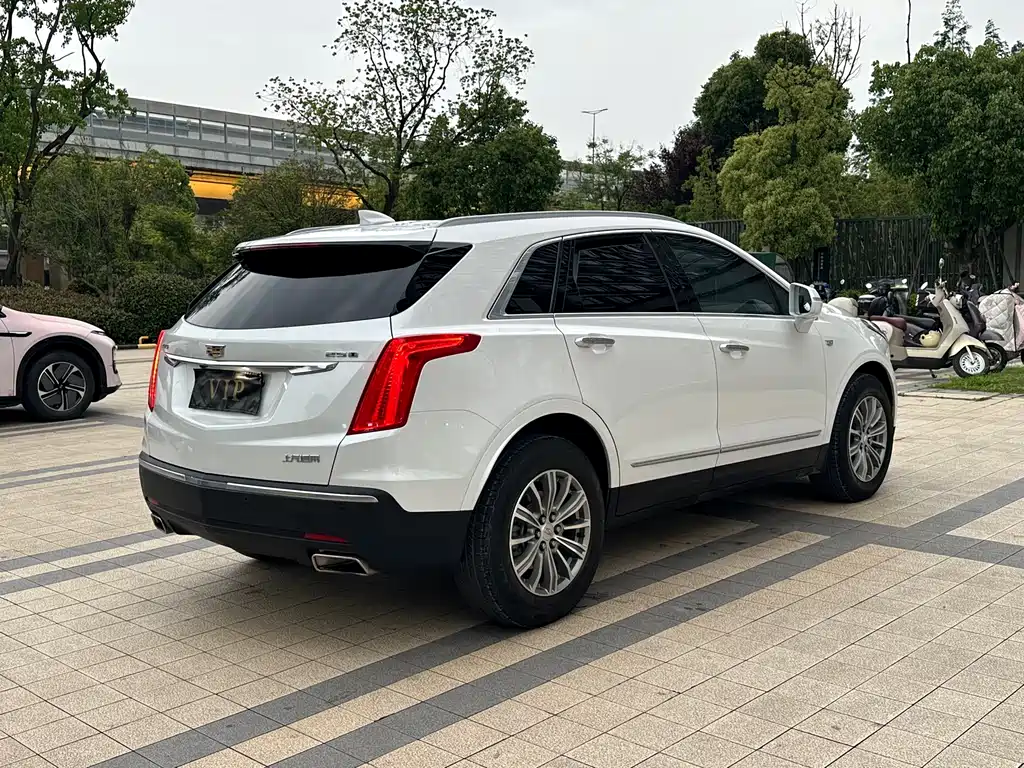 Cadillac XT5 2018 — фото 18