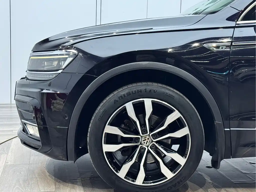 Volkswagen Tiguan L 2019 — фото 27